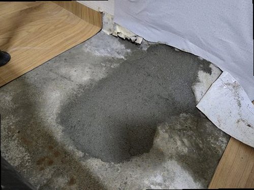 하남 누수탐지 배관 보수 후 압력 재검사와 거실 바닥 마감 복구가 끝난 모습