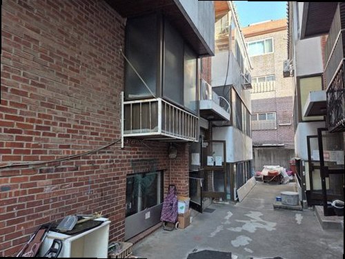 서초구 누수탐지 수도계량기와 보일러 배관을 확인하는 누수 점검 현장