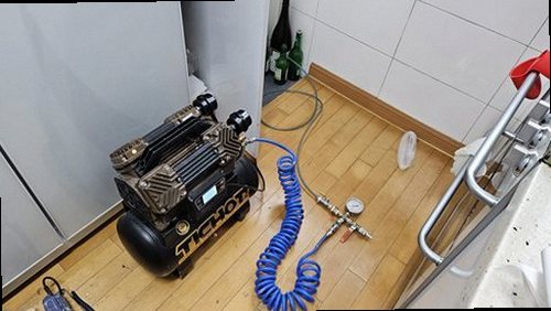 기장군 누수탐지 압력계와 청음탐지 장비로 배관을 점검하는 현장