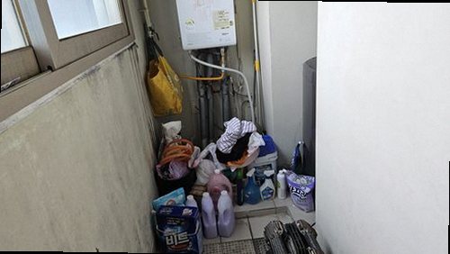 권선구 누수탐지 보일러실과 바닥 벽면의 습기 흔적을 확인하는 현장