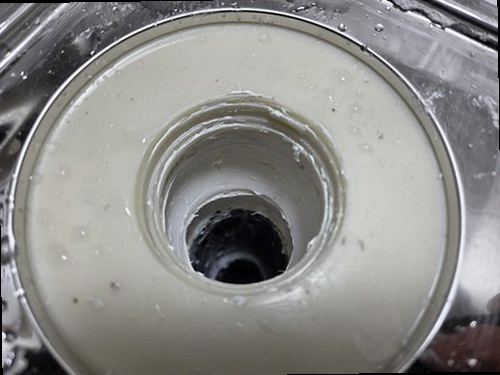 옥천군 누수탐지 동이면 다가구주택 2층 계단 벽면 시공 후기 사진