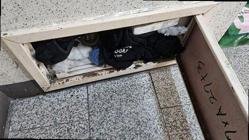 안성 누수탐지 거실 천장 물자국과 누수 흔적을 확인하는 현장