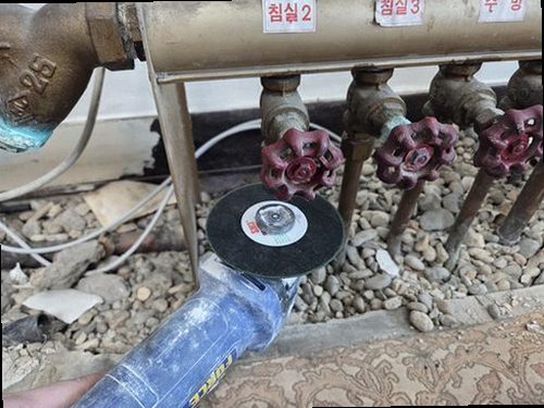 병점구 누수탐지 반송동 빌라 2층 보일러실 아래 벽 시공 후기 사진