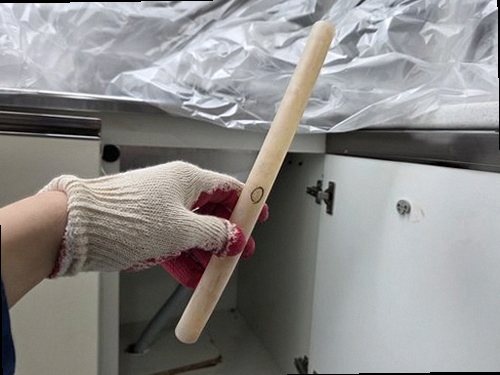 성북구 누수탐지 배관에 압력을 주입하고 압력 게이지를 확인하는 누수 검사