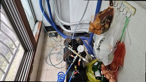 도봉구 누수탐지 베란다 천장에 나타난 누수 흔적과 백화 현상
