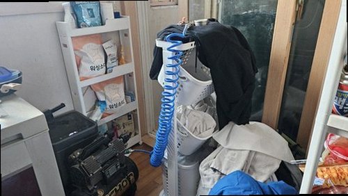 제물포구 누수탐지 안방 천장 누수 흔적과 벽지 오염 상태