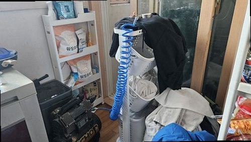 강북구 누수탐지 욕실 바닥과 아래층 천장 누수 흔적을 확인하는 현장