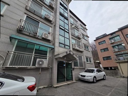 분당구 누수탐지 수도계량기와 보일러 배관을 점검하는 모습