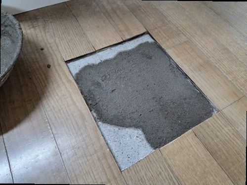 대전 서구 누수탐지 벽면 물자국과 들뜬 벽지 상태를 확인하는 현장