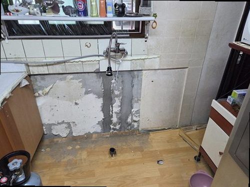 부산 서구 누수탐지 욕실 천장 물자국과 누수 피해 상태