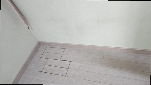 부산 서구 누수탐지 천장 누수 흔적과 배관 점검을 진행하는 현장