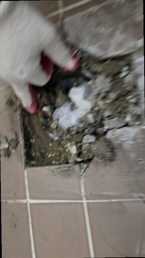 포천 누수탐지 수도계량기와 보일러 배관을 점검하는 현장 모습