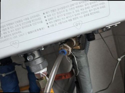 아산시 누수탐지 천장에 번진 누수 흔적과 주변 보양 상태