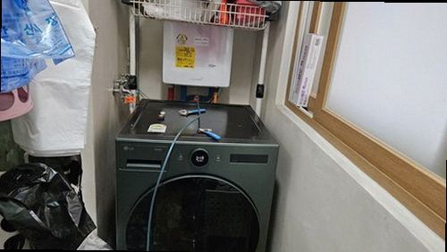 아산시 누수탐지 보일러와 난방 분배기 배관을 점검하는 현장