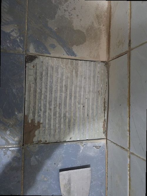 효행구 누수탐지 공압 게이지와 누수 탐지 장비로 배관을 점검하는 현장