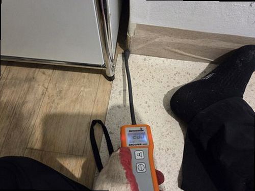 여주 누수탐지 난방 배관 압력 검사와 가스 탐지를 진행하는 모습