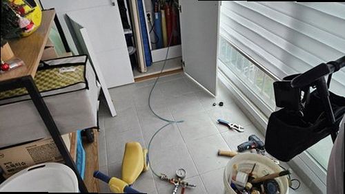 여주 누수탐지 공압 검사와 청음 탐지 장비를 사용하는 현장 이미지