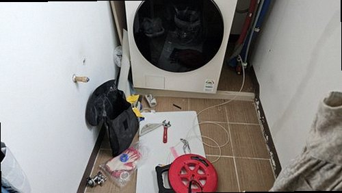 영통구 누수탐지 창틀 코킹 보수 후 정리된 외벽 접합부