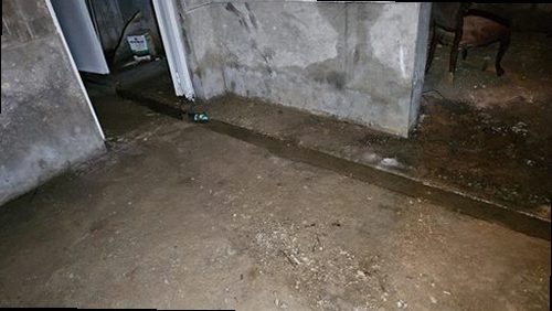 처인구 누수탐지 보일러 주변 배관과 벽면 물자국을 확인하는 현장