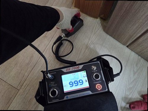 대전 중구 누수탐지 수도계량기와 보일러 배관을 확인하는 누수 점검 현장
