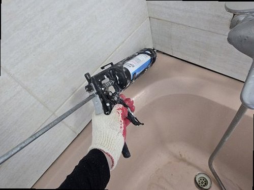 대전 중구 누수탐지 보일러 분배기와 압력 게이지를 확인하는 누수 점검 장면