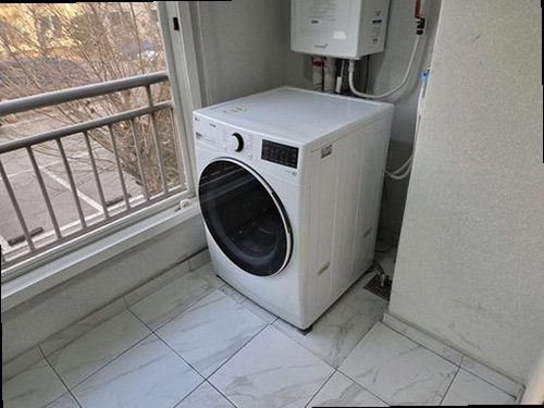 해운대구 누수탐지 누수 탐지 장비와 보양 후 바닥을 점검하는 현장 모습