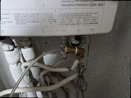 대전 동구 누수탐지 천장 얼룩과 벽면 수분 흔적을 확인하는 현장 점검