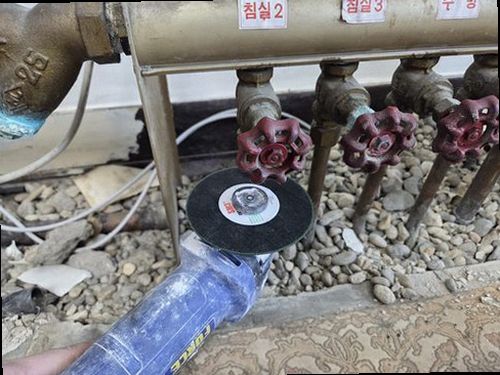 동두천 누수탐지 지행동 상가 1층 벽면 안쪽 시공 후기 사진