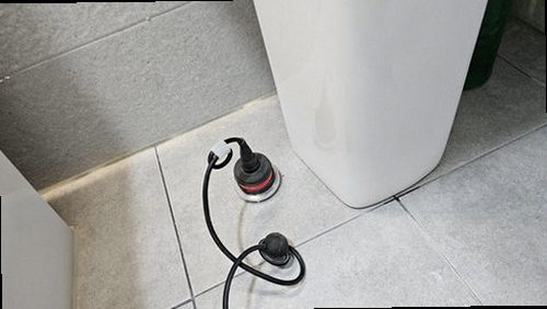 덕양구 누수탐지 욕실 천장 누수 흔적과 수도계량기 별침을 확인하는 현장