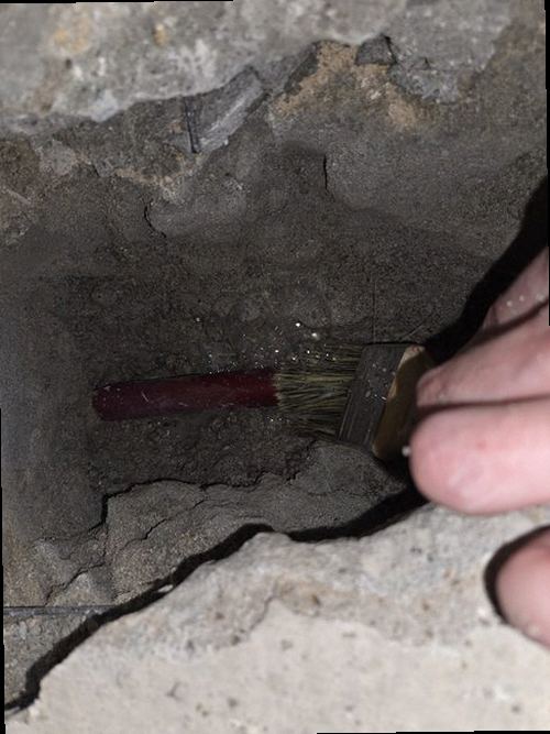 천안시 서북구 누수탐지 벽면 수분 측정과 누수 흔적을 확인하는 현장