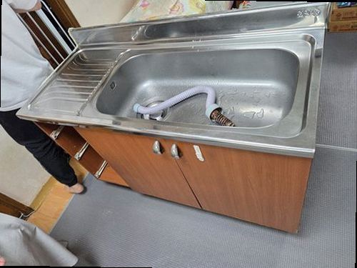 관악구 누수탐지 주방 천장 물맺힘과 싱크대 하부 배관을 확인하는 현장