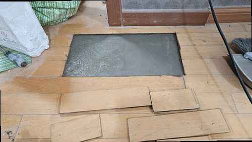 천안시 동남구 누수탐지 수도계량기 별침과 배관 상태를 확인하는 모습