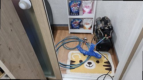 파주 누수탐지 난방 배관 누수 현장의 바닥과 보일러 주변 점검 모습