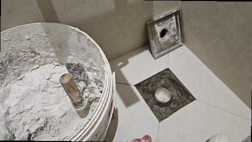 파주 누수탐지 가스탐지기와 청음탐지기로 누수 위치를 확인하는 모습