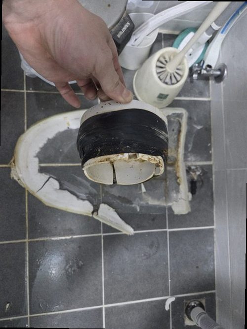 성남 누수탐지 누수 보수 후 건조와 상태 확인을 진행하는 욕실 현장