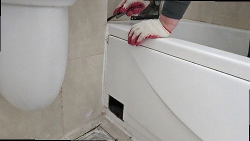 안산 누수탐지 누수 배관 연결부를 보수하고 압력 재검사를 진행하는 모습