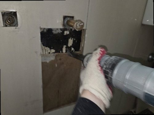 천안 누수탐지 수도계량기 별침과 보일러 배관 압력 점검 모습